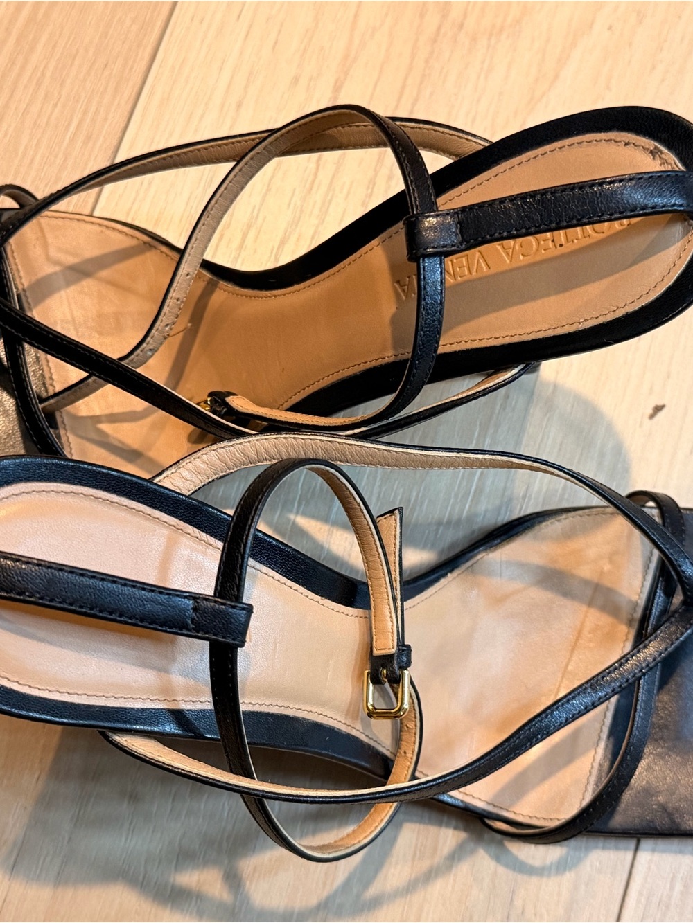 Authentic Bottega Veneta Black Strappy Leather Sandals with Tan Insole